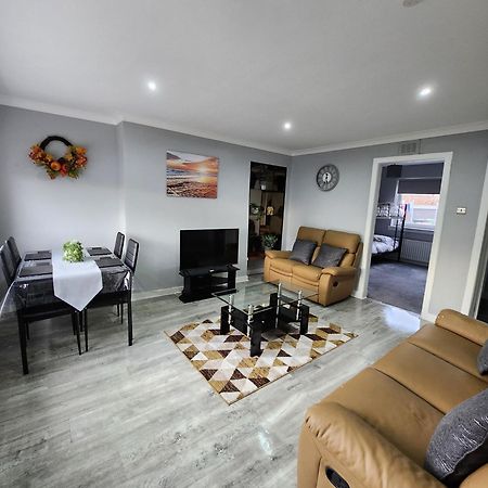 Fm Homes & Apartments 3 Bedroom Motherwell Exterior foto